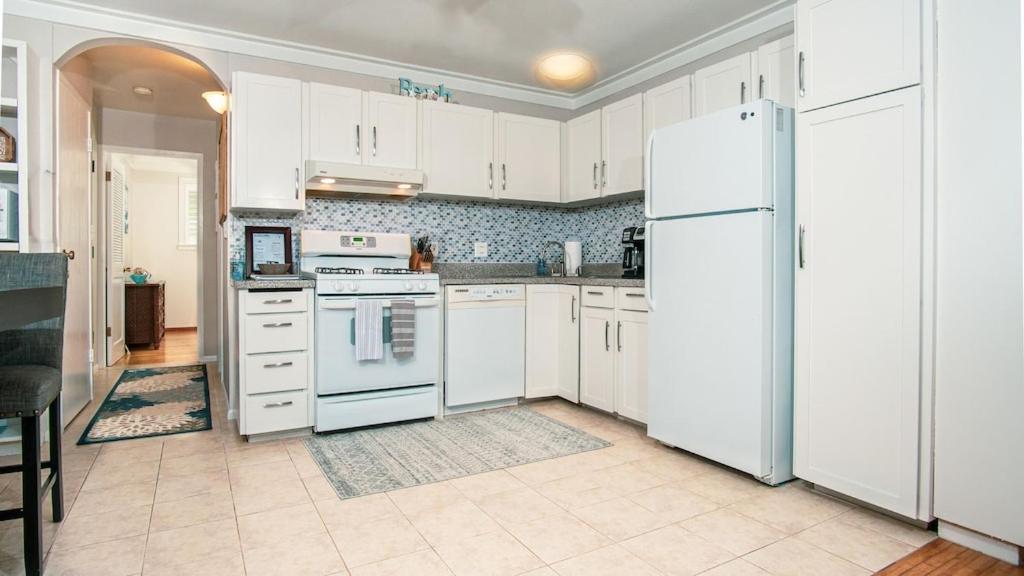Molokai Island Retreat With Beautiful Ocean Views And Pool - Newly Remodeled! Apartman Ualapue Kültér fotó
